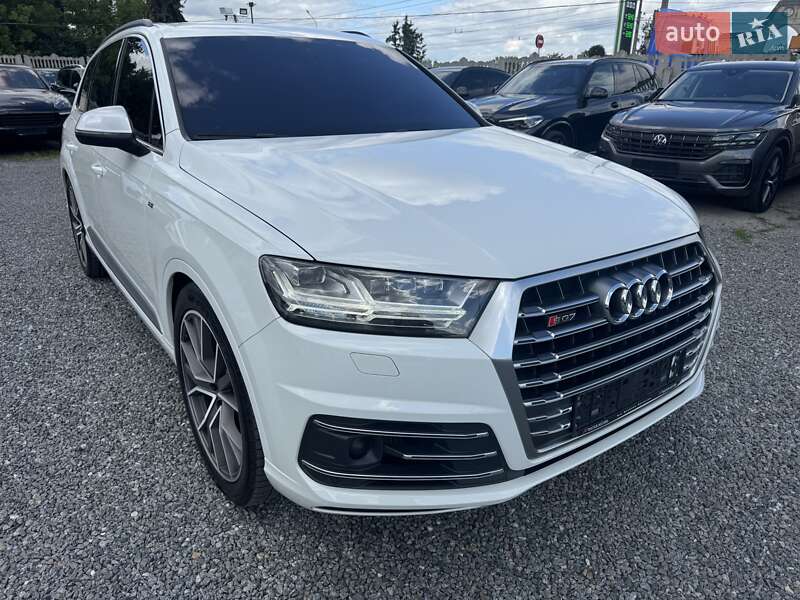 Внедорожник / Кроссовер Audi SQ7 2017 в Тернополе