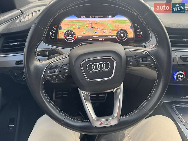 Внедорожник / Кроссовер Audi SQ7 2017 в Тернополе