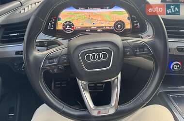 Внедорожник / Кроссовер Audi SQ7 2017 в 