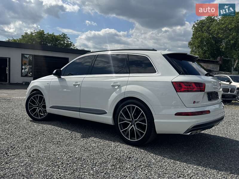 Внедорожник / Кроссовер Audi SQ7 2017 в Тернополе