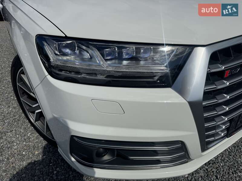 Внедорожник / Кроссовер Audi SQ7 2017 в Тернополе