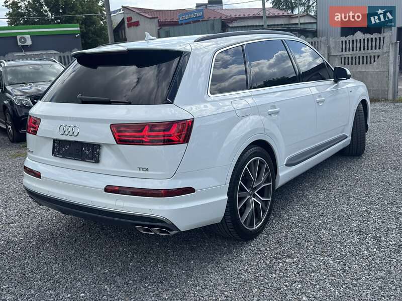 Внедорожник / Кроссовер Audi SQ7 2017 в Тернополе