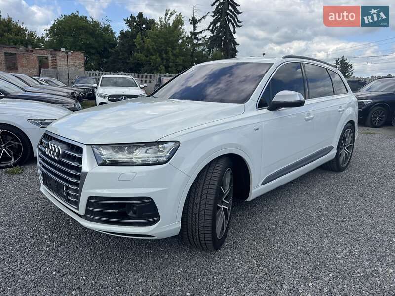 Внедорожник / Кроссовер Audi SQ7 2017 в Тернополе