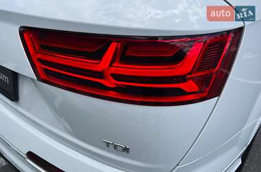 Внедорожник / Кроссовер Audi SQ7 2017 в 