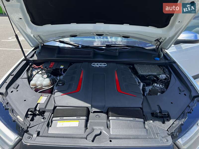 Внедорожник / Кроссовер Audi SQ7 2017 в Киеве