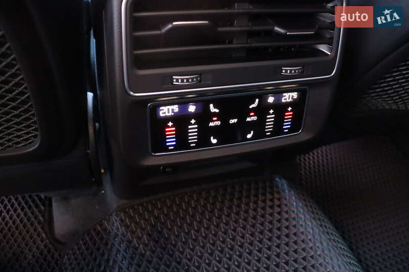 Внедорожник / Кроссовер Audi SQ7 2023 в Львове