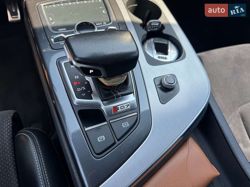 Внедорожник / Кроссовер Audi SQ7 2017 в Киеве