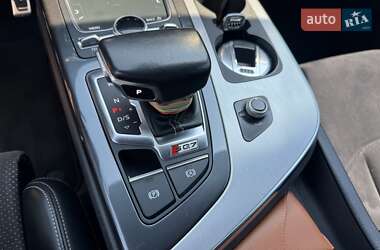 Внедорожник / Кроссовер Audi SQ7 2017 в 