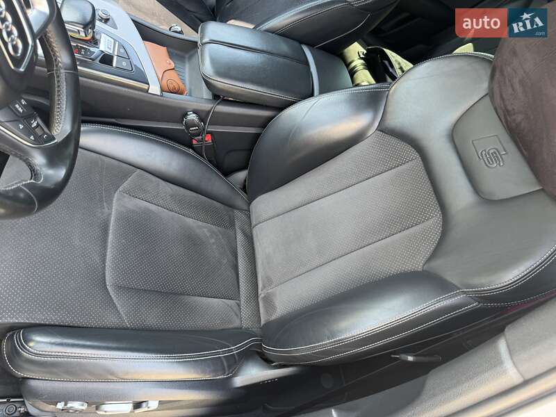 Внедорожник / Кроссовер Audi SQ7 2017 в Киеве
