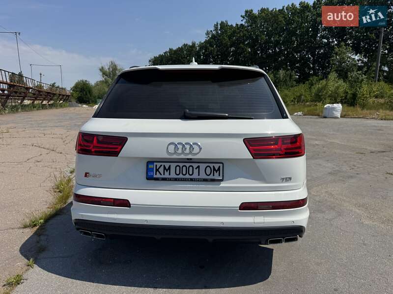 Внедорожник / Кроссовер Audi SQ7 2017 в Киеве