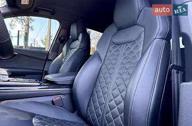 Внедорожник / Кроссовер Audi SQ7 2024 в 