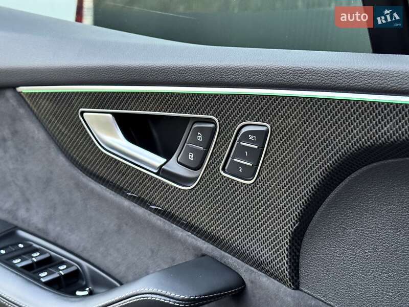 Внедорожник / Кроссовер Audi SQ7 2020 в Луцке