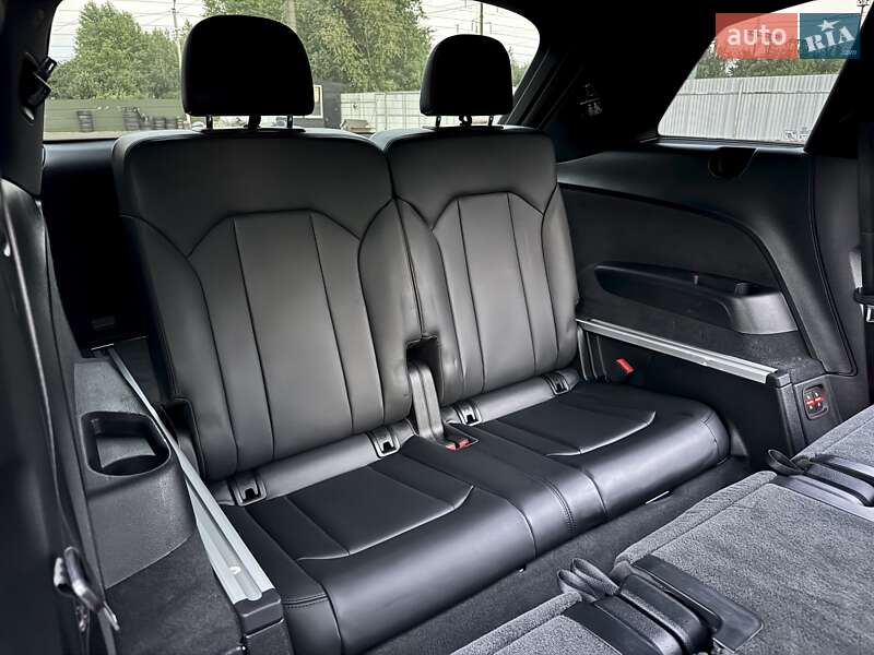 Внедорожник / Кроссовер Audi SQ7 2020 в Луцке