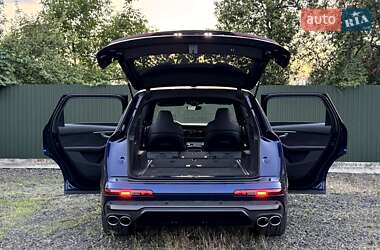 Позашляховик / Кросовер Audi SQ7 2020 в 