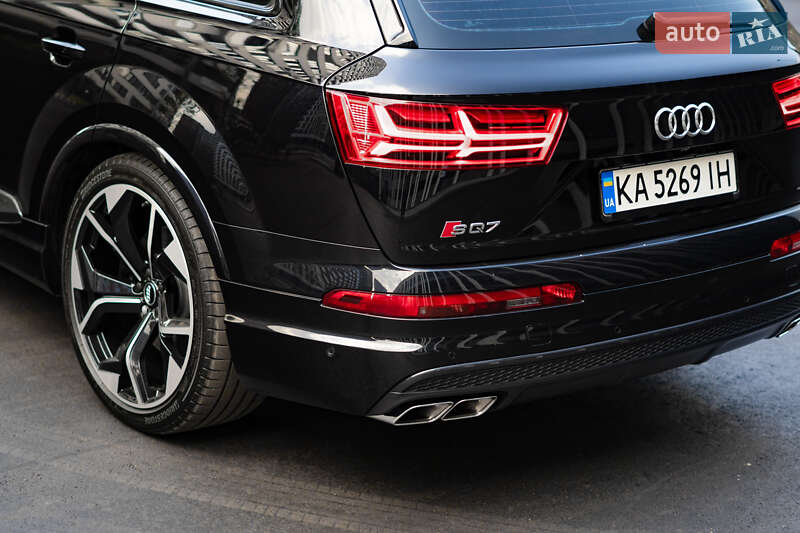 Внедорожник / Кроссовер Audi SQ7 2017 в Киеве