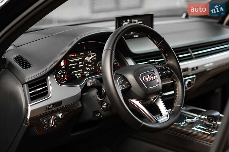 Внедорожник / Кроссовер Audi SQ7 2017 в Киеве