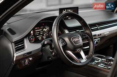 Внедорожник / Кроссовер Audi SQ7 2017 в 