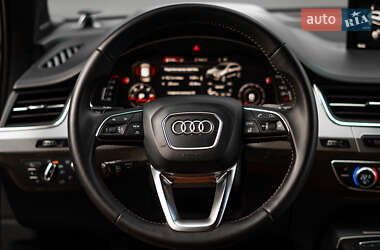 Внедорожник / Кроссовер Audi SQ7 2017 в 