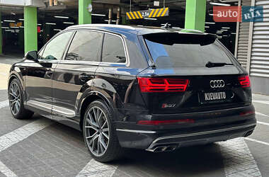 Внедорожник / Кроссовер Audi SQ7 2018 в 