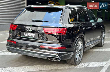 Внедорожник / Кроссовер Audi SQ7 2018 в 