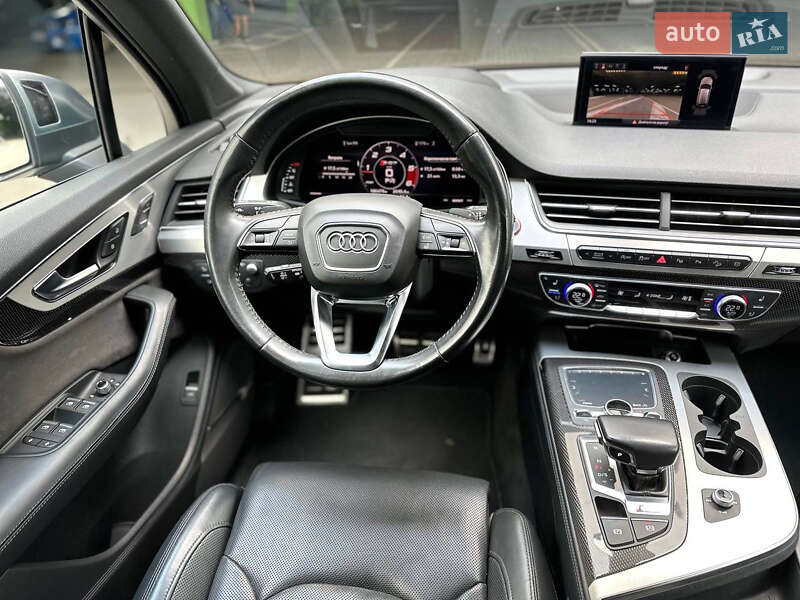 Позашляховик / Кросовер Audi SQ7 2018 в Києві