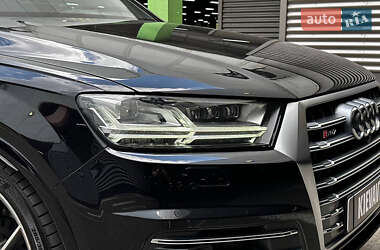 Внедорожник / Кроссовер Audi SQ7 2018 в 