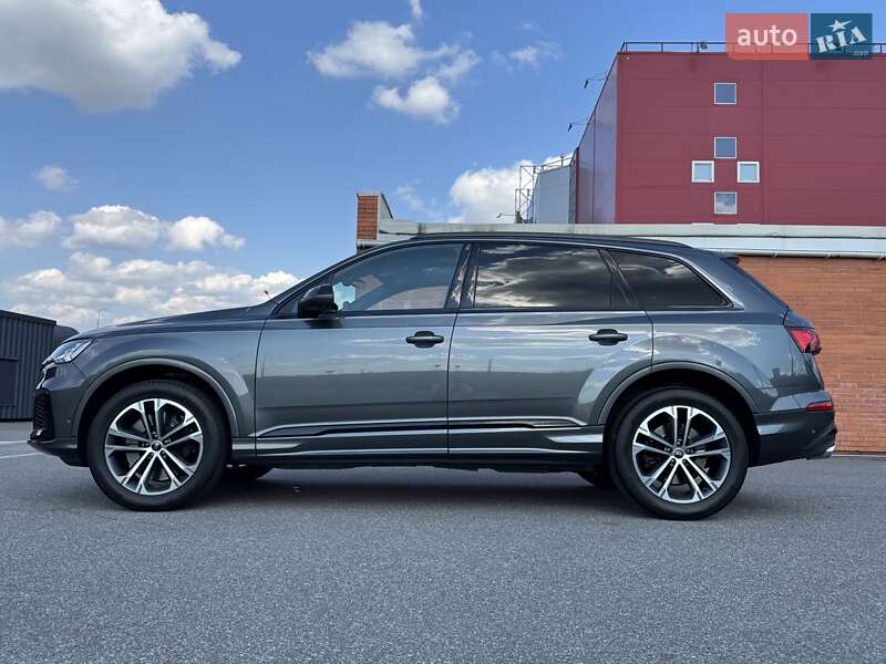 Внедорожник / Кроссовер Audi SQ7 2023 в Киеве