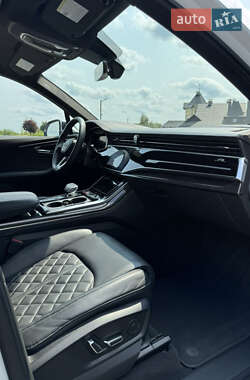 Внедорожник / Кроссовер Audi SQ7 2021 в 