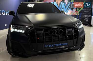 Внедорожник / Кроссовер Audi SQ7 2020 в 