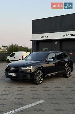 Позашляховик / Кросовер Audi SQ7 2017 в Хусті