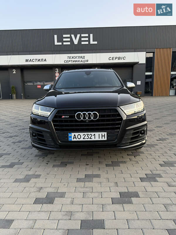 Внедорожник / Кроссовер Audi SQ7 2017 в Хусте