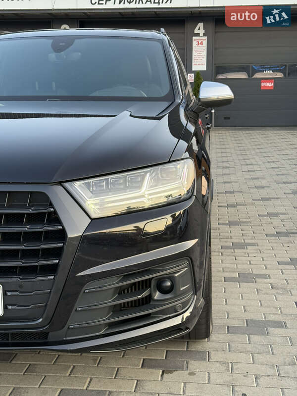 Внедорожник / Кроссовер Audi SQ7 2017 в Хусте
