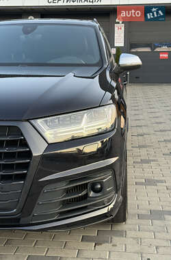 Внедорожник / Кроссовер Audi SQ7 2017 в 