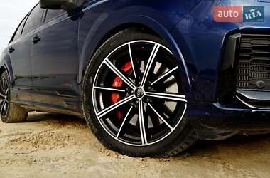 Внедорожник / Кроссовер Audi SQ7 2020 в 