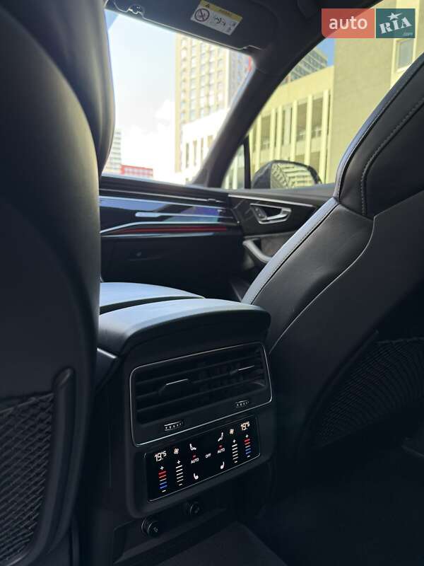 Внедорожник / Кроссовер Audi SQ7 2022 в Киеве