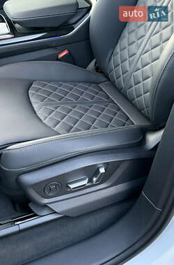 Внедорожник / Кроссовер Audi SQ7 2024 в 