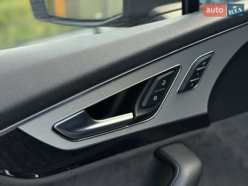 Внедорожник / Кроссовер Audi SQ7 2017 в Львове