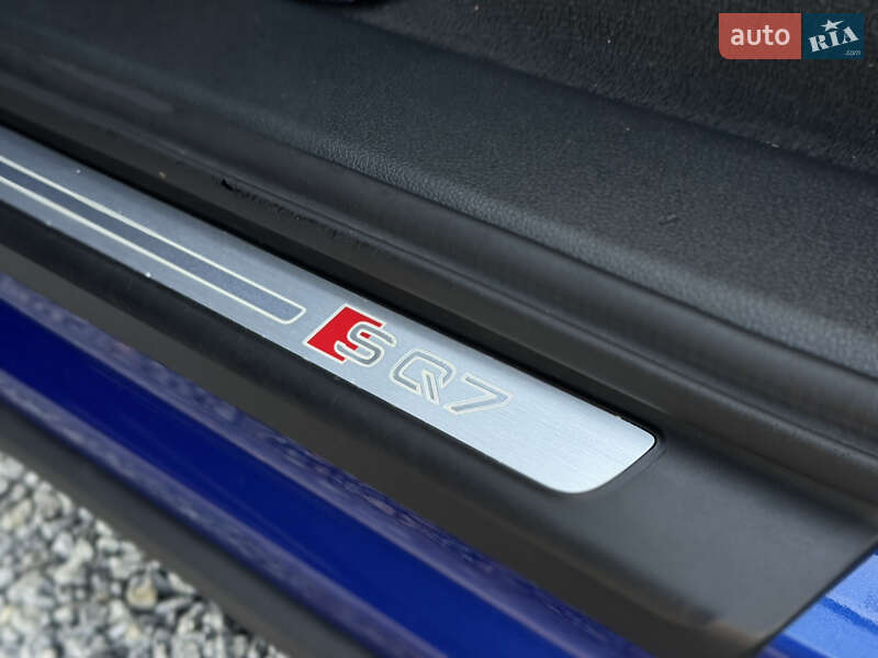 Внедорожник / Кроссовер Audi SQ7 2017 в Львове