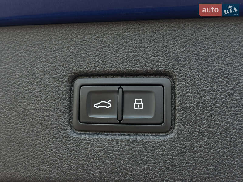 Внедорожник / Кроссовер Audi SQ7 2017 в Львове