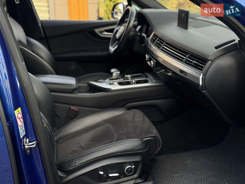 Внедорожник / Кроссовер Audi SQ7 2017 в Львове