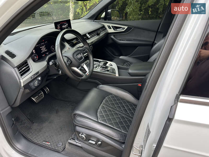 Внедорожник / Кроссовер Audi SQ7 2018 в Одессе