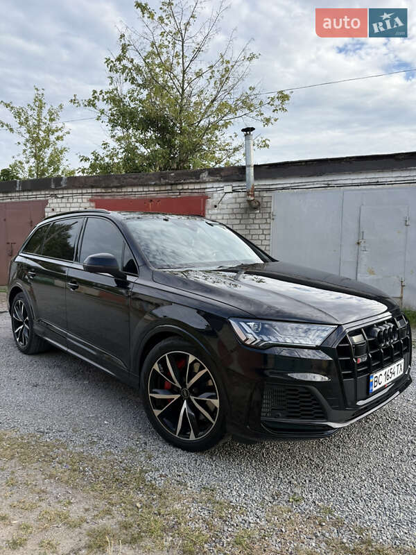 Внедорожник / Кроссовер Audi SQ7 2021 в 