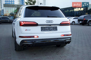 Позашляховик / Кросовер Audi SQ7 2024 в 