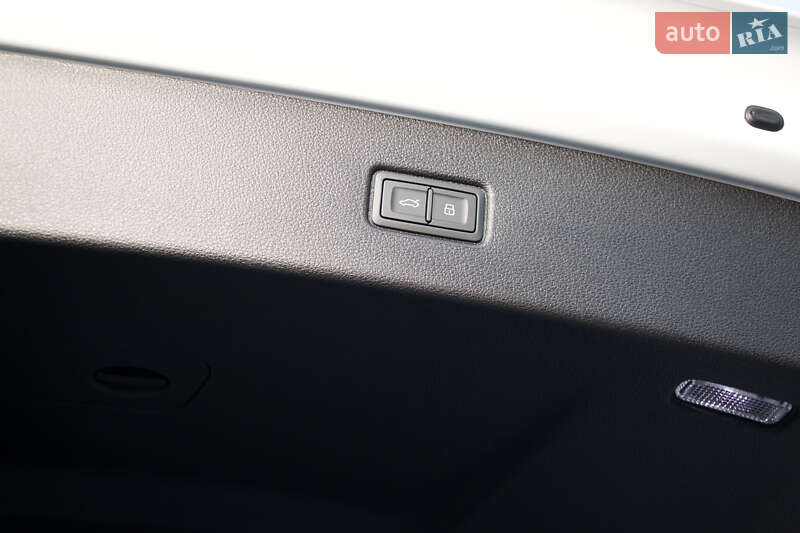 Внедорожник / Кроссовер Audi SQ7 2024 в Одессе