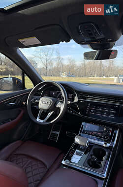 Внедорожник / Кроссовер Audi SQ7 2022 в 