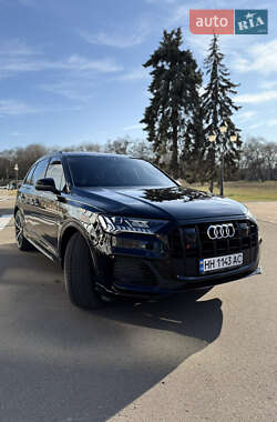 Внедорожник / Кроссовер Audi SQ7 2022 в 