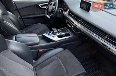 Внедорожник / Кроссовер Audi SQ7 2017 в 