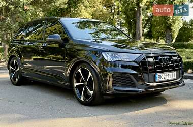 Внедорожник / Кроссовер Audi SQ7 2023 в 