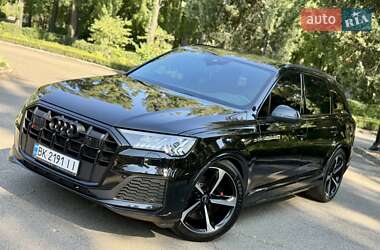 Внедорожник / Кроссовер Audi SQ7 2023 в 