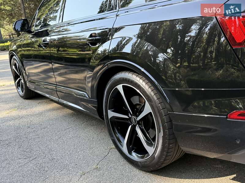 Позашляховик / Кросовер Audi SQ7 2023 в Києві